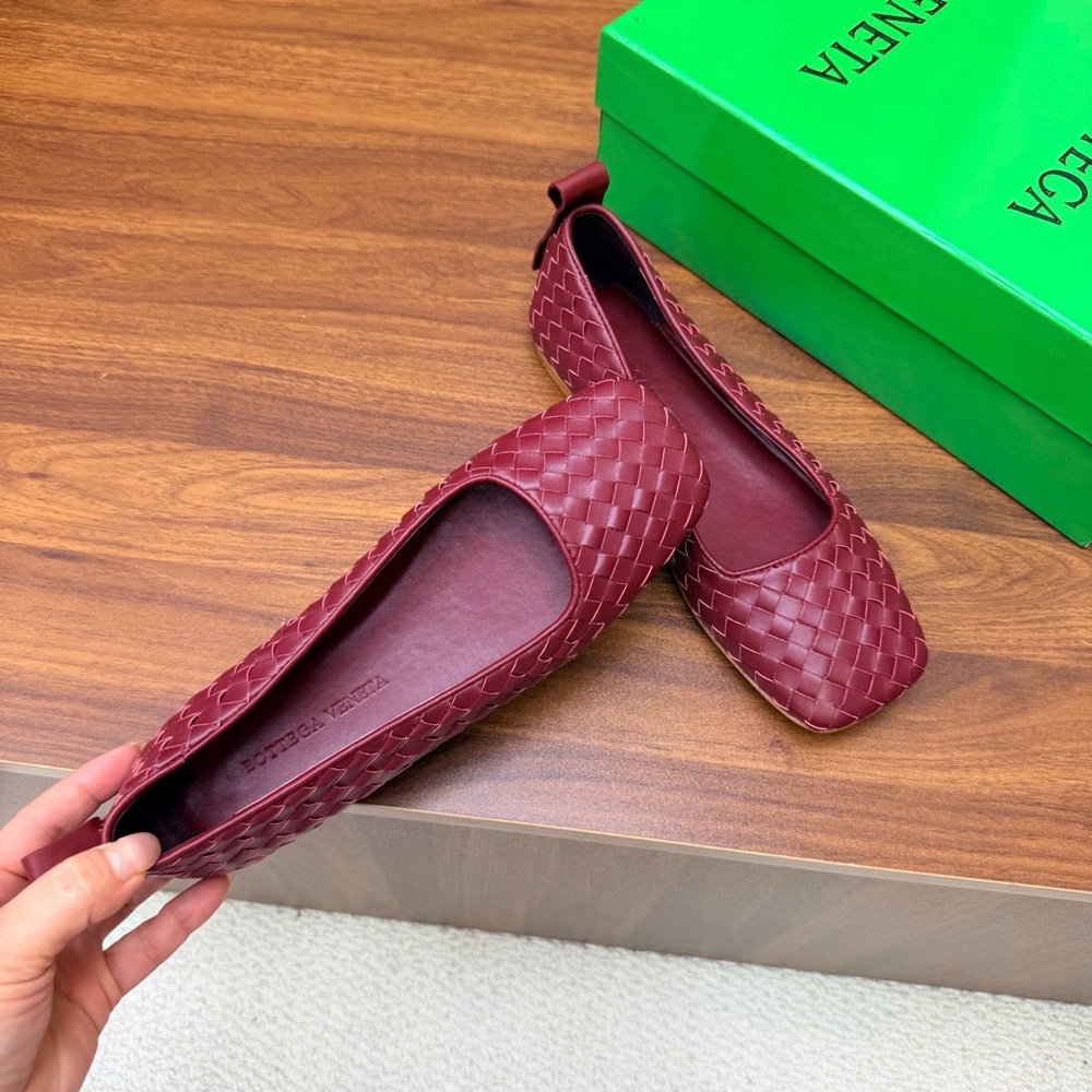 Bottega Veneta Burgundy Intrecciato Leather Ballet Flats - Picture 6 of 9